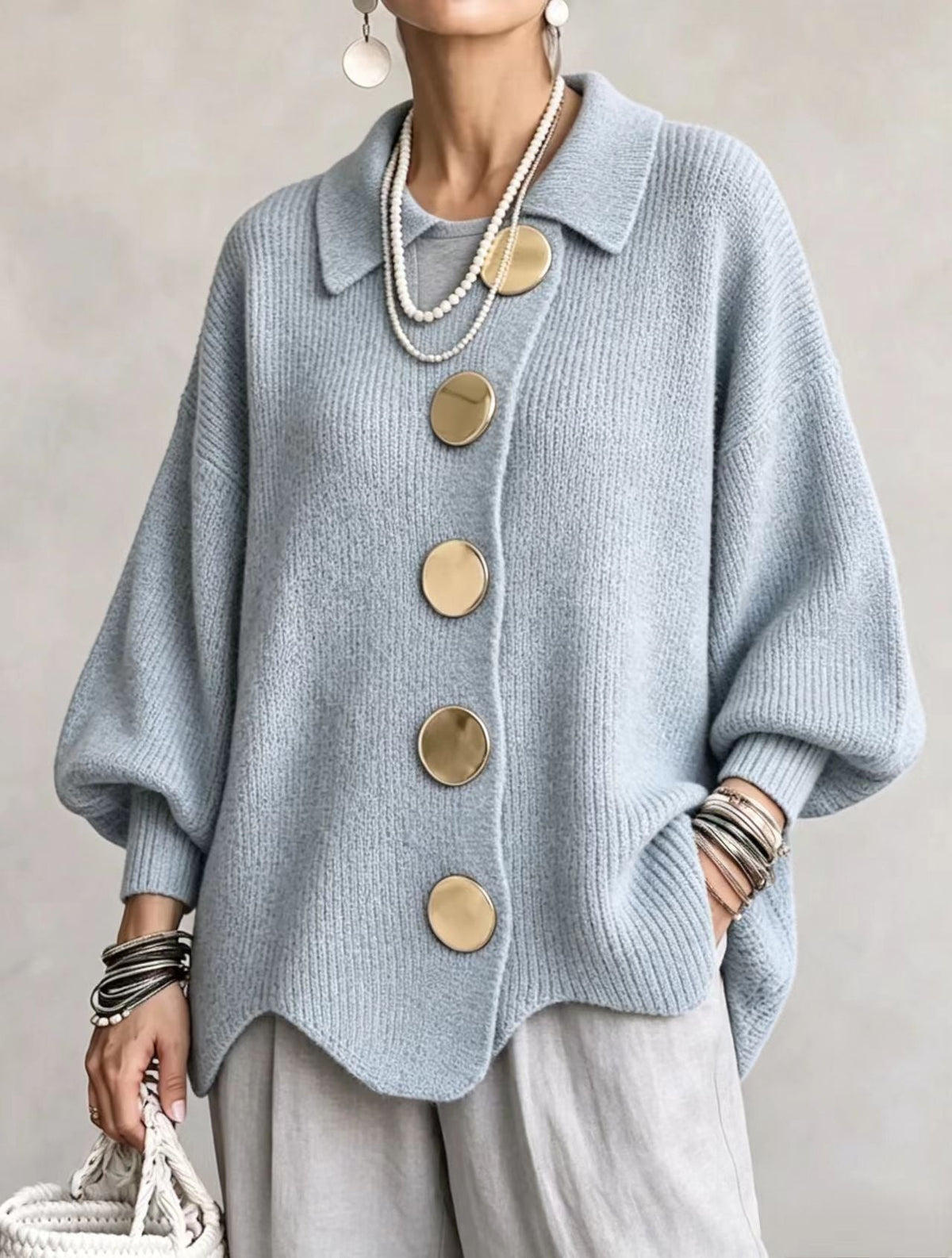 Cardigan Oversize con Bottoni Dorati