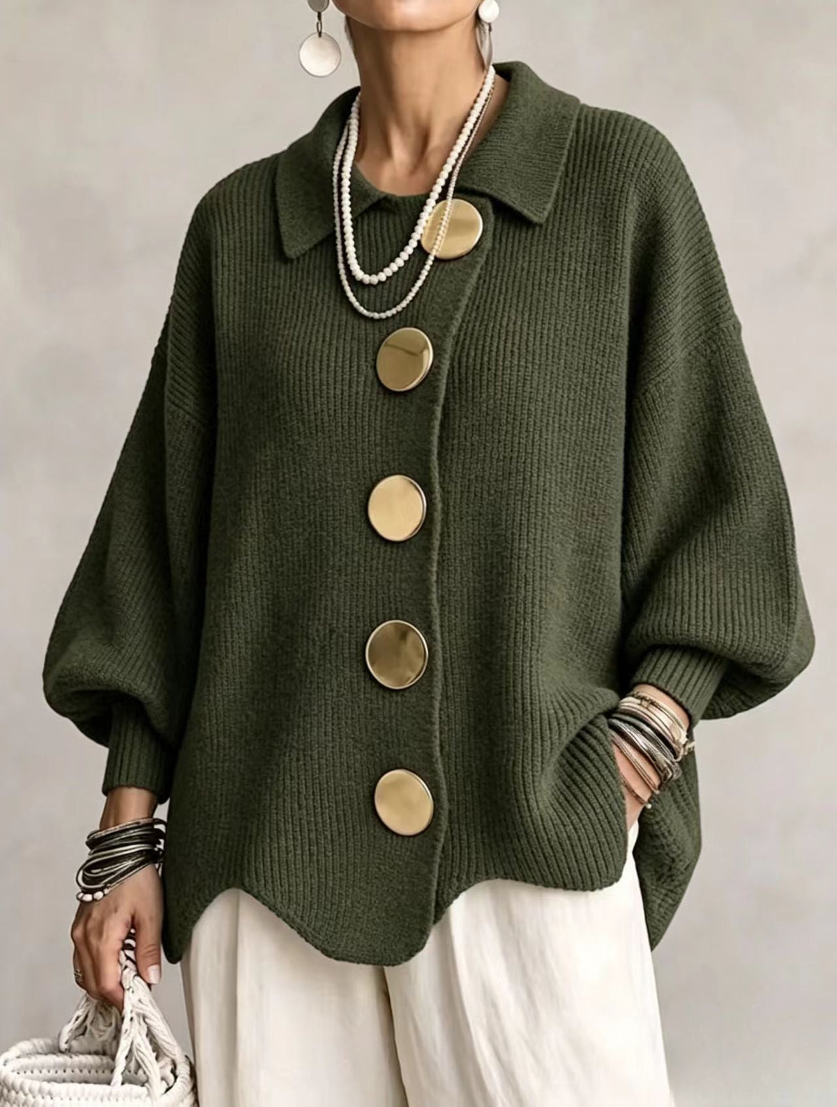 Cardigan Oversize con Bottoni Dorati