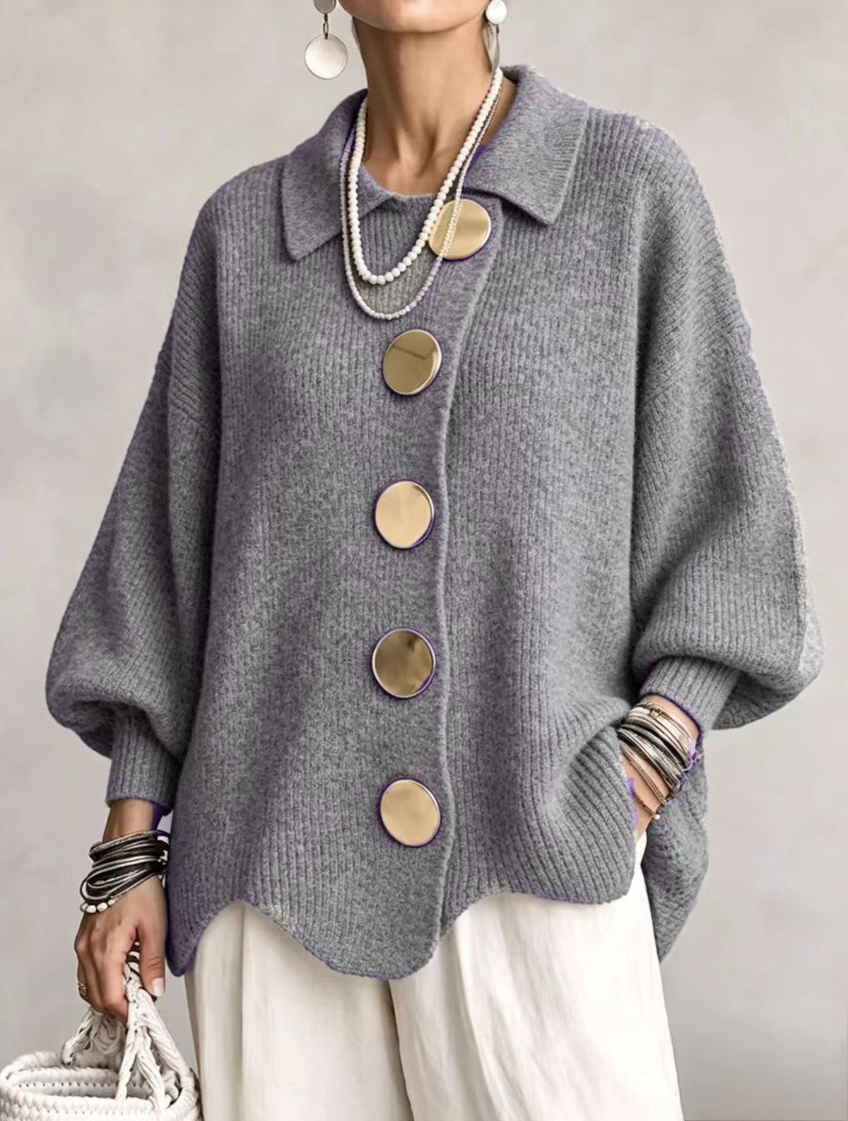 Cardigan Oversize con Bottoni Dorati