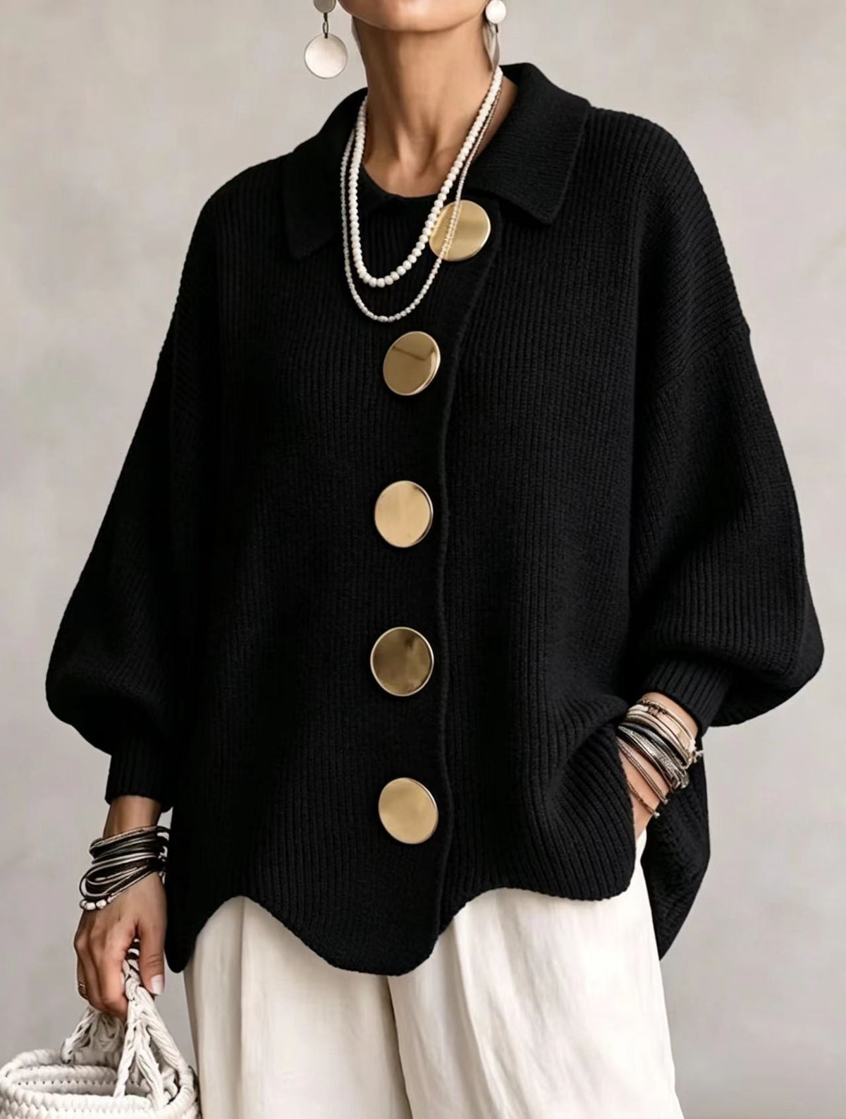 Cardigan Oversize con Bottoni Dorati