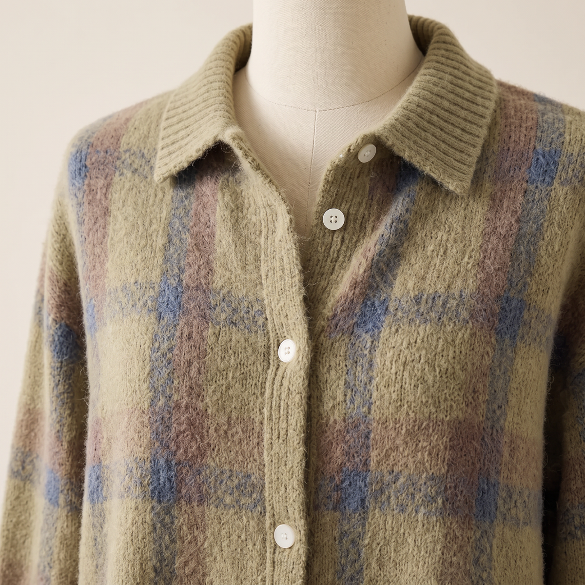 Amelia – Cardigan in maglia a quadri verde