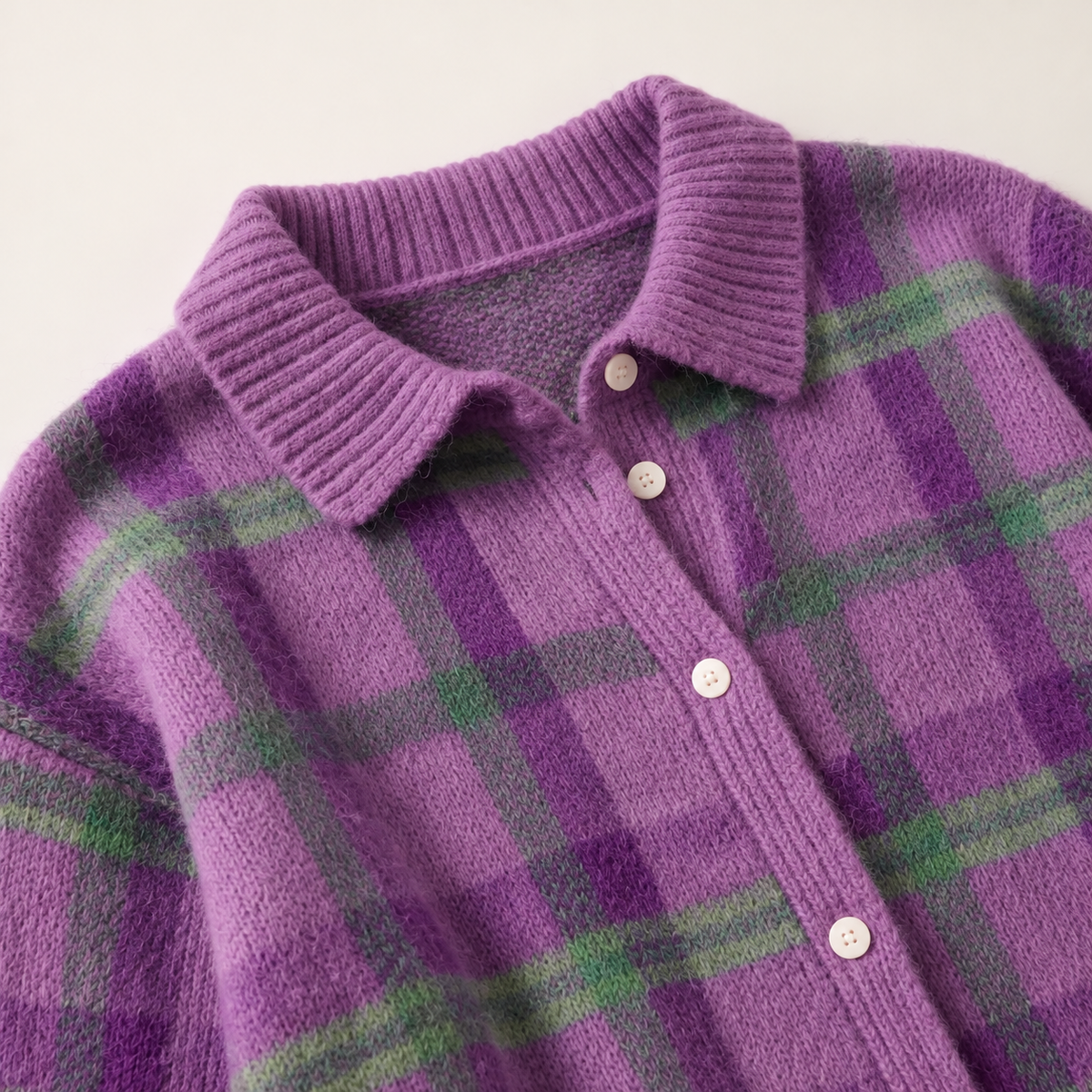 Sophie – Cardigan in maglia a quadri viola